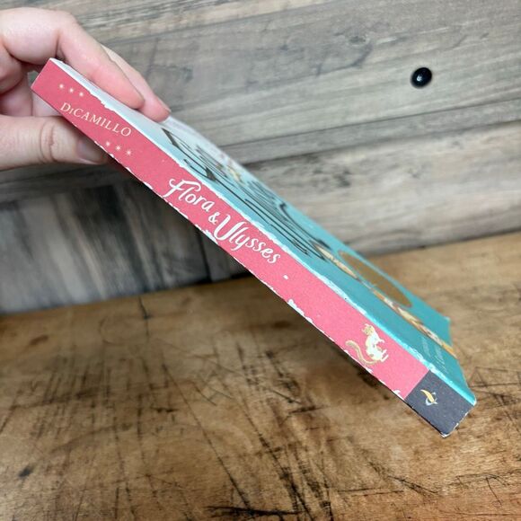 Flora & Ulysses by Kate DiCamillo Paperback Book pre-read see pix for wear - Picture 3 of 8